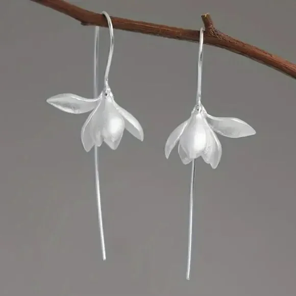 Retro Style Magnolia Earrings Gold or Silver Plated Fashion Jewelry - Picture 4 of 5